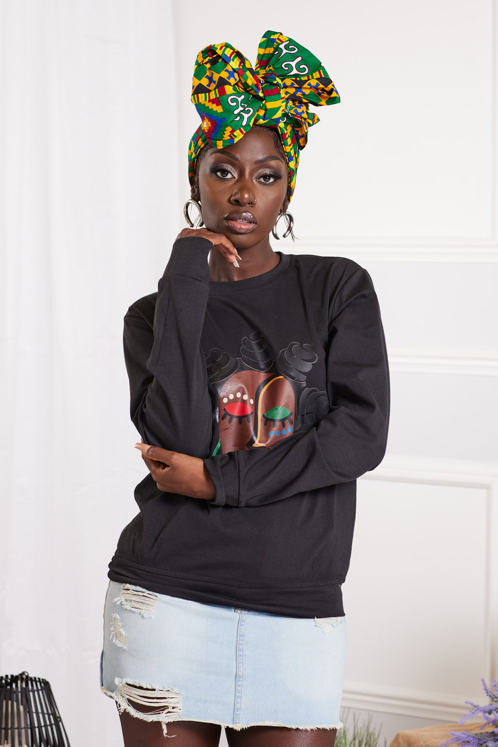 Urma Black Sweatshirt