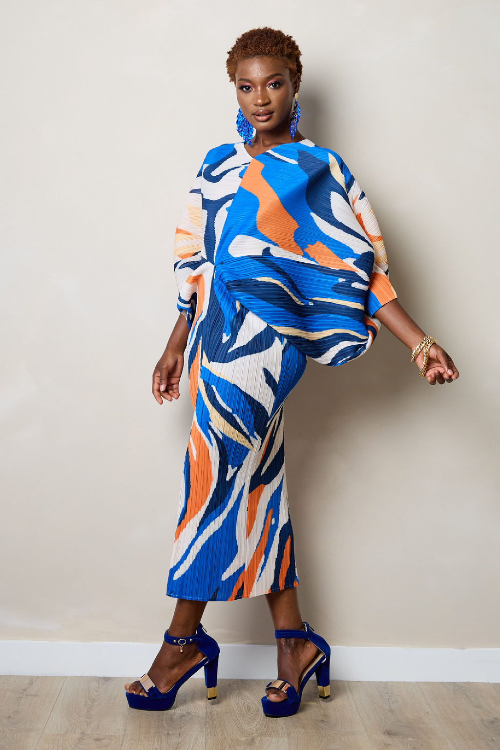 Onasi Abstract Wave Pleated Dress