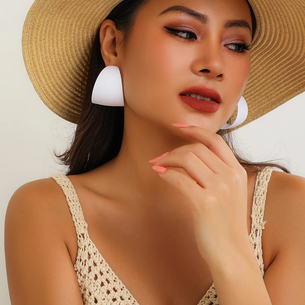 Nene C-shaped Chunky Hoop Earrings