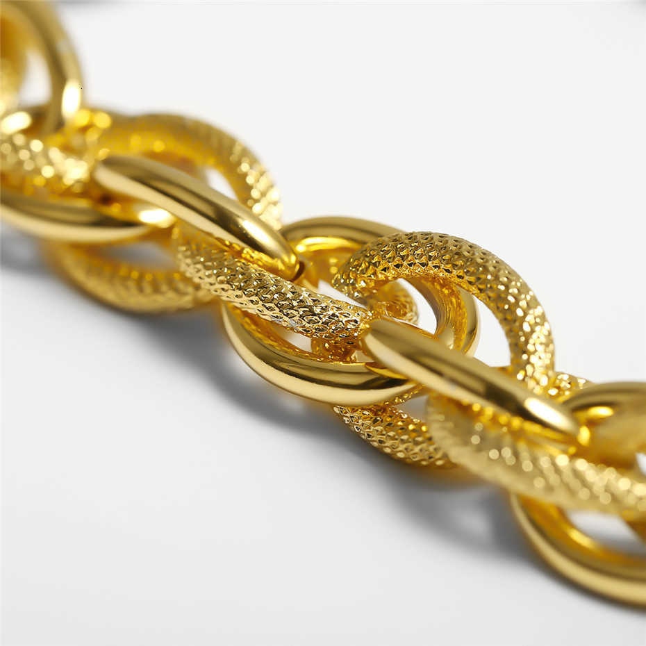 Omah Necklace